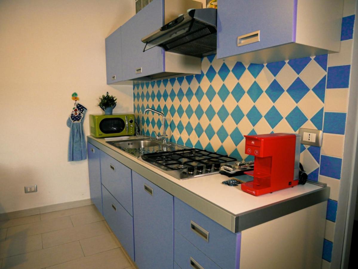 Mare Roccia Beachfront Apartment Taormina Eksteriør billede