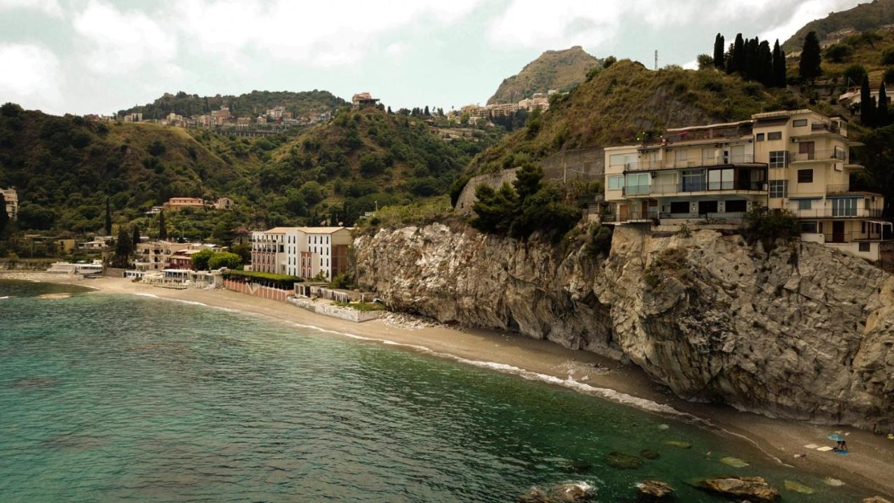 Mare Roccia Beachfront Apartment Taormina Eksteriør billede