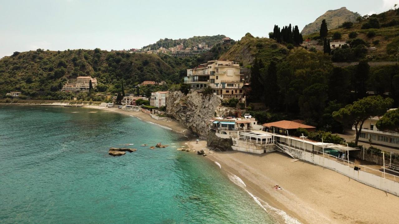 Mare Roccia Beachfront Apartment Taormina Eksteriør billede